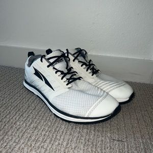 Altra SOLSTICE XT 2 men’s size 10 white great condition, worn 2X